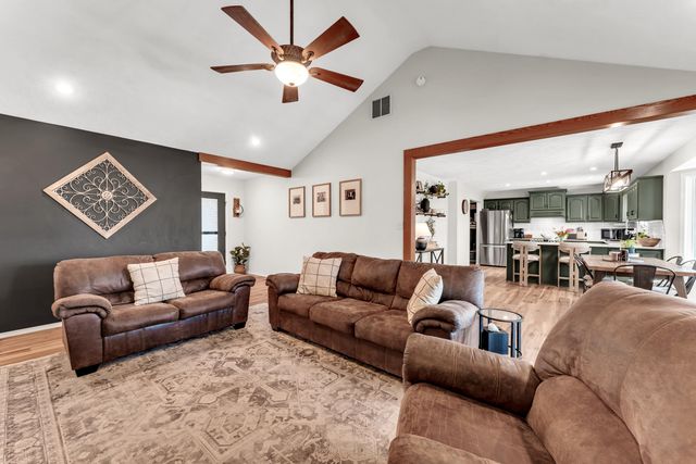 1963 S Oakview Lane, Nixa, MO 65714