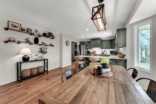 1963 S Oakview Lane, Nixa, MO 65714