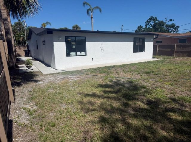 4427 HUNTINGTON STREET NE, St Petersburg, FL 33703