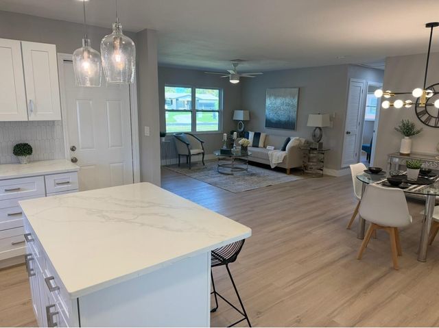 4427 HUNTINGTON STREET NE, St Petersburg, FL 33703