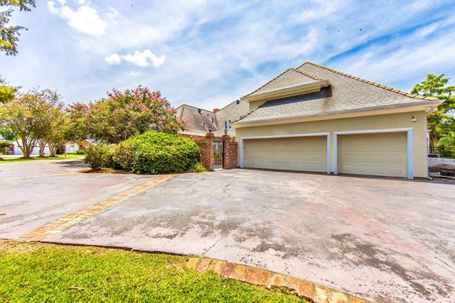 222 Tiger Tail Rd, Houma, LA 70360