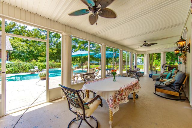 222 Tiger Tail Rd, Houma, LA 70360