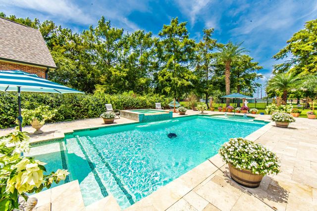 222 Tiger Tail Rd, Houma, LA 70360