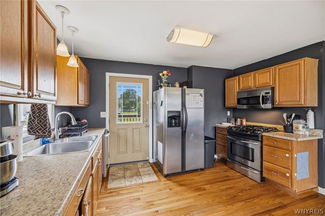 995 Saunders Sett Road, Lewiston, NY 14305