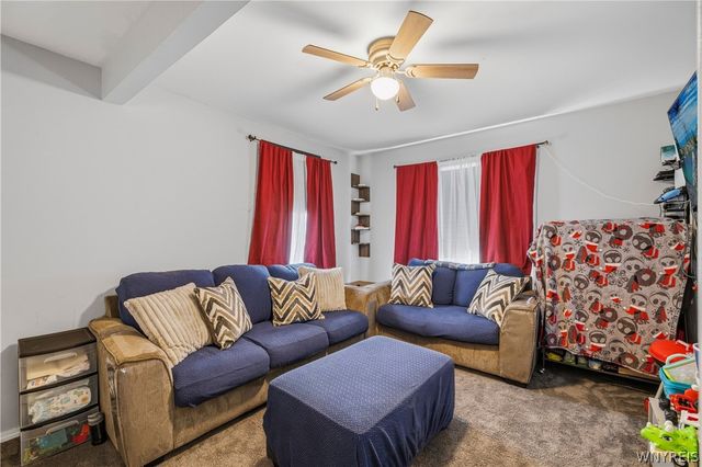 995 Saunders Sett Road, Lewiston, NY 14305