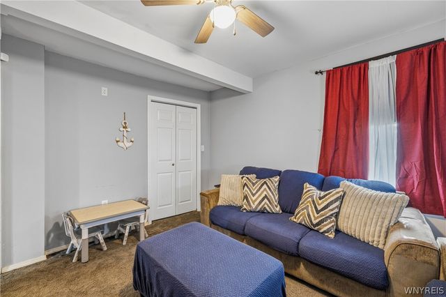 995 Saunders Sett Road, Lewiston, NY 14305