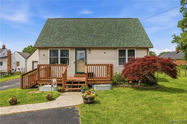 995 Saunders Sett Road, Lewiston, NY 14305