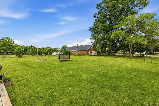 995 Saunders Sett Road, Lewiston, NY 14305