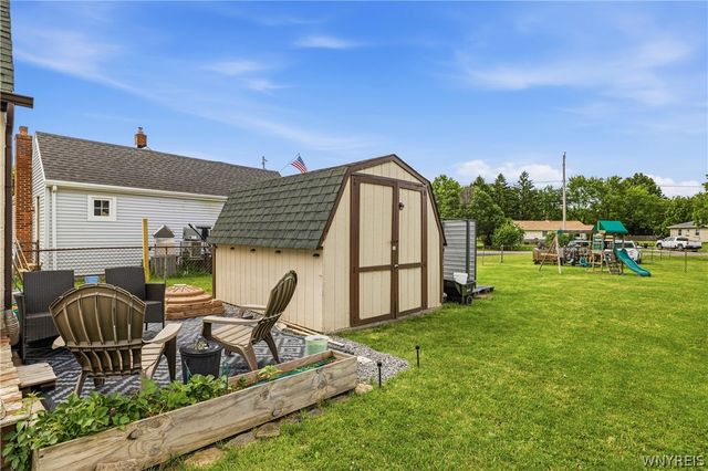 995 Saunders Sett Road, Lewiston, NY 14305