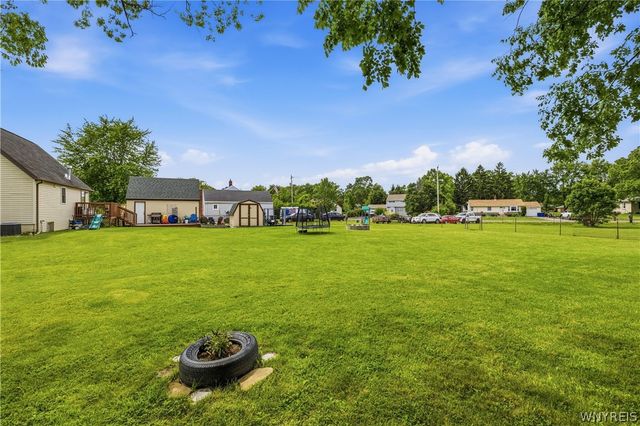 995 Saunders Sett Road, Lewiston, NY 14305