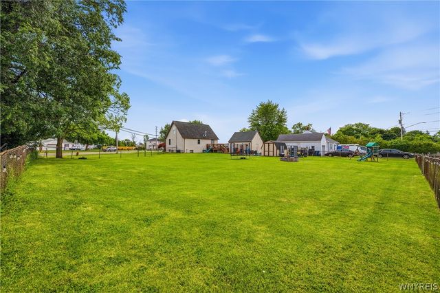 995 Saunders Sett Road, Lewiston, NY 14305