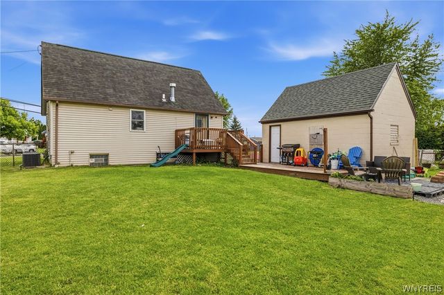 995 Saunders Sett Road, Lewiston, NY 14305