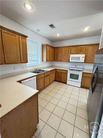 4 Greatwood Way, Savannah, GA 31407