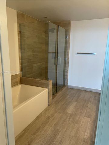 1300 Brickell Bay Drive 3204, Miami, FL 33131