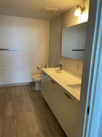 1300 Brickell Bay Drive 3204, Miami, FL 33131