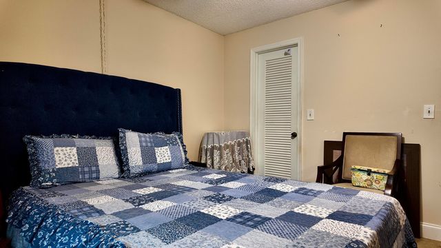 1061 NW 85th Terrace, Plantation, FL 33322