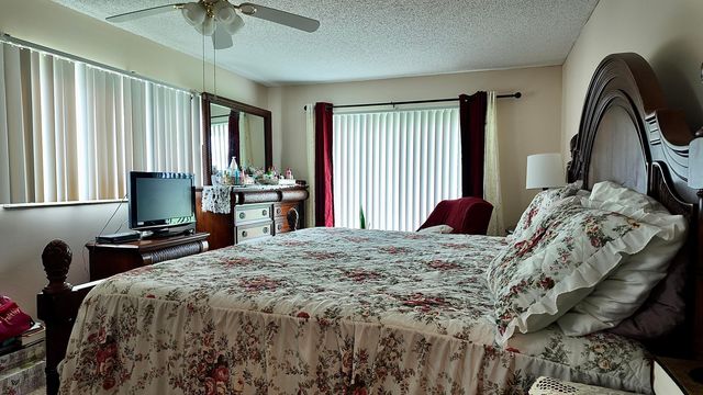 1061 NW 85th Terrace, Plantation, FL 33322