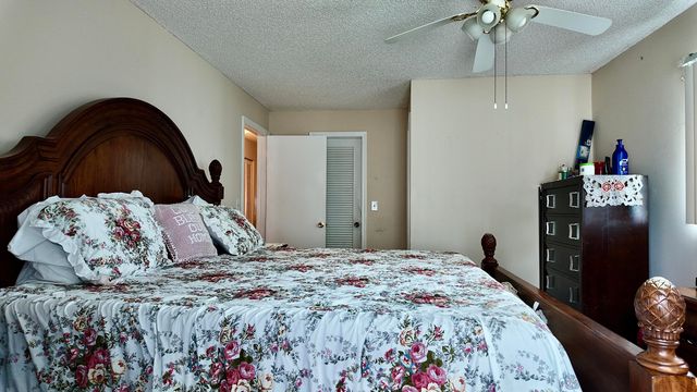 1061 NW 85th Terrace, Plantation, FL 33322