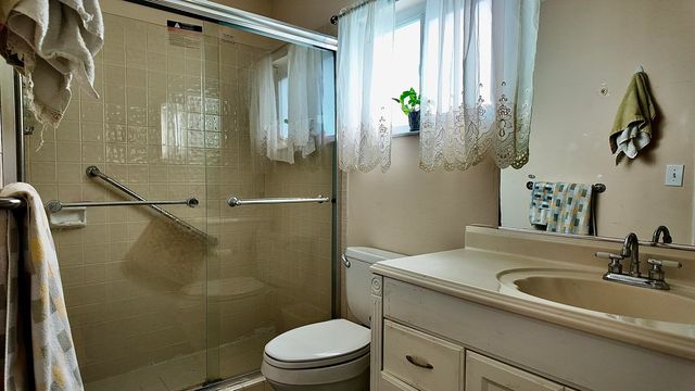 1061 NW 85th Terrace, Plantation, FL 33322