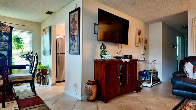 1061 NW 85th Terrace, Plantation, FL 33322
