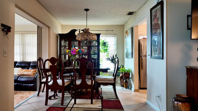 1061 NW 85th Terrace, Plantation, FL 33322