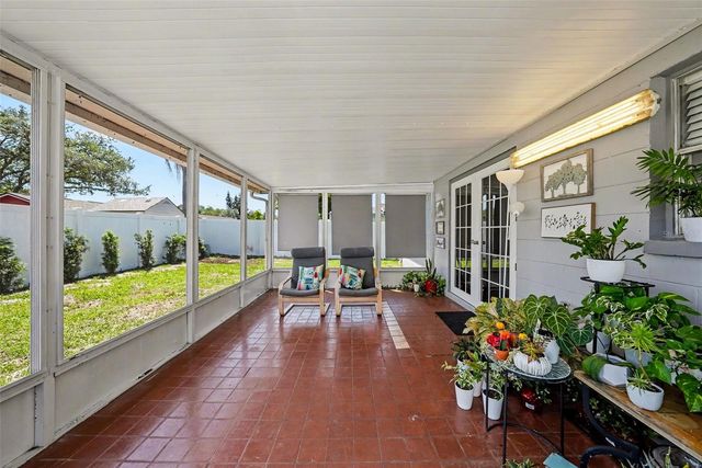 5106 CHATSWORTH AVENUE, Tampa, FL 33625