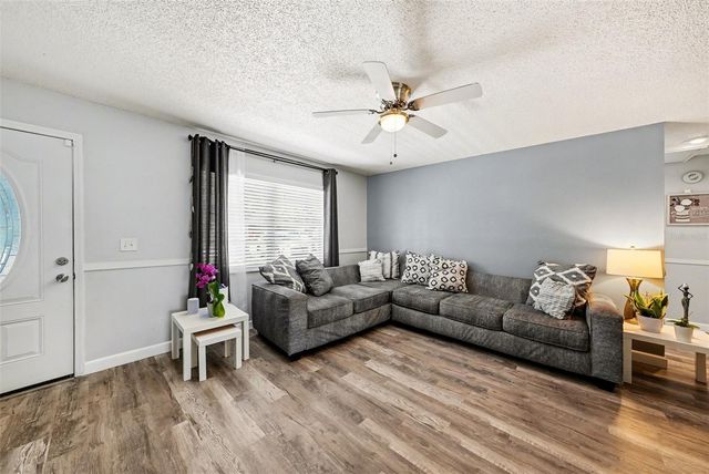 5106 CHATSWORTH AVENUE, Tampa, FL 33625