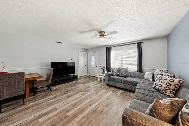 5106 CHATSWORTH AVENUE, Tampa, FL 33625