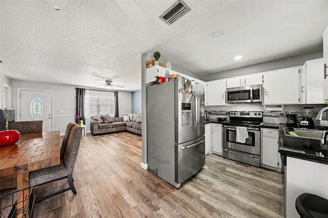 5106 CHATSWORTH AVENUE, Tampa, FL 33625