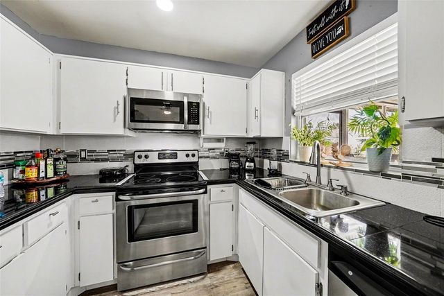 5106 CHATSWORTH AVENUE, Tampa, FL 33625