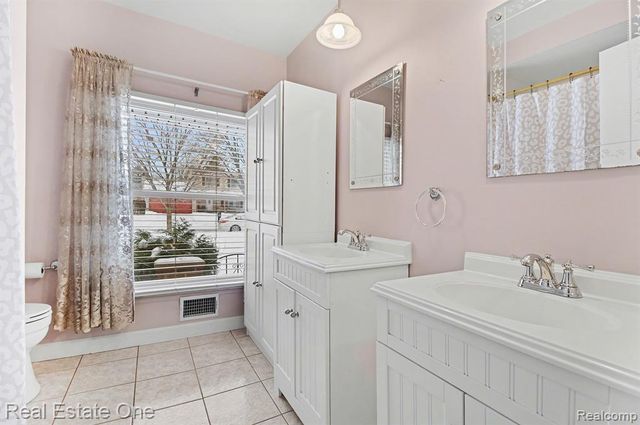 39368 Timberlane Drive, Sterling Heights, MI 48310