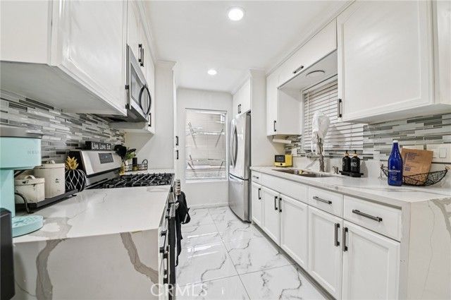 1430 Cabrillo Park B, Santa Ana, CA 92701