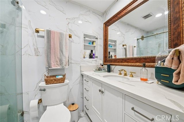 1430 Cabrillo Park B, Santa Ana, CA 92701