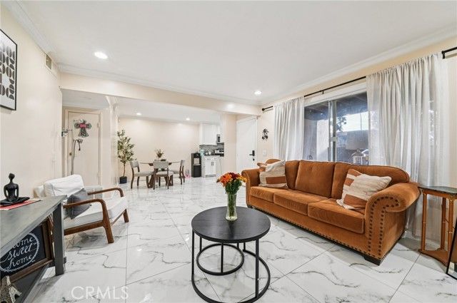 1430 Cabrillo Park B, Santa Ana, CA 92701