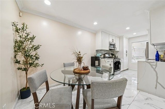 1430 Cabrillo Park B, Santa Ana, CA 92701