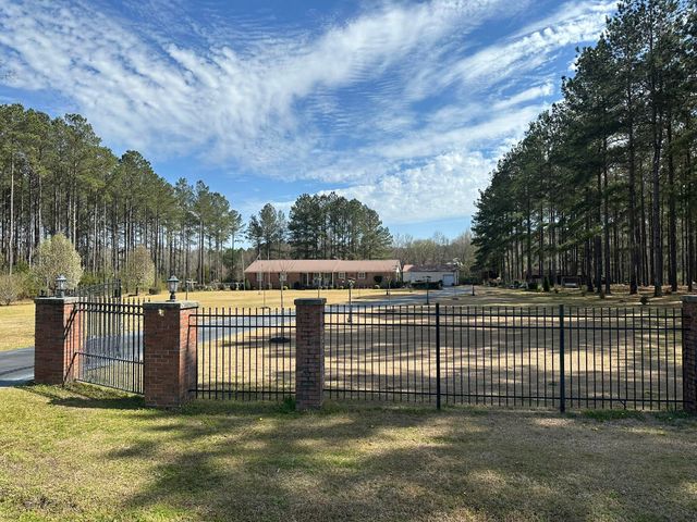 3735 Bamberg Road, Orangeburg, SC 29115