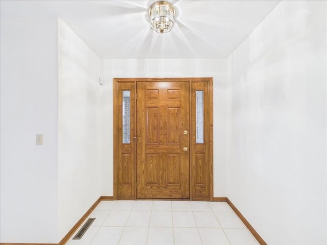 10373 Glen Abbey Close, Rockford, IL 61107