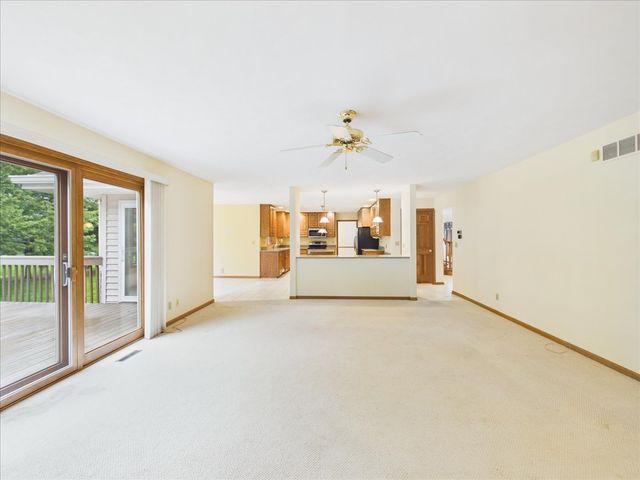 10373 Glen Abbey Close, Rockford, IL 61107