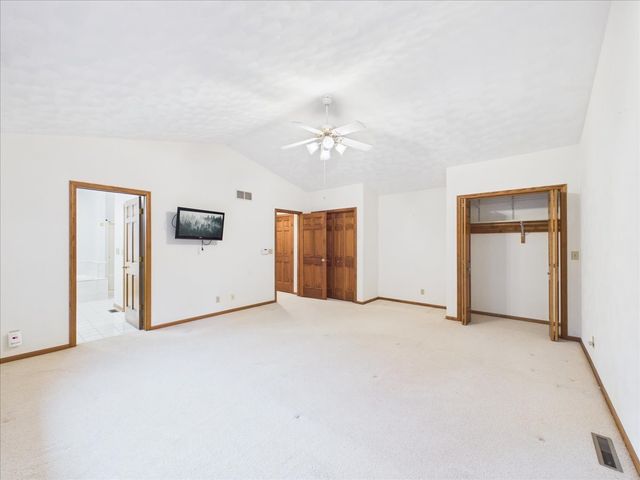 10373 Glen Abbey Close, Rockford, IL 61107