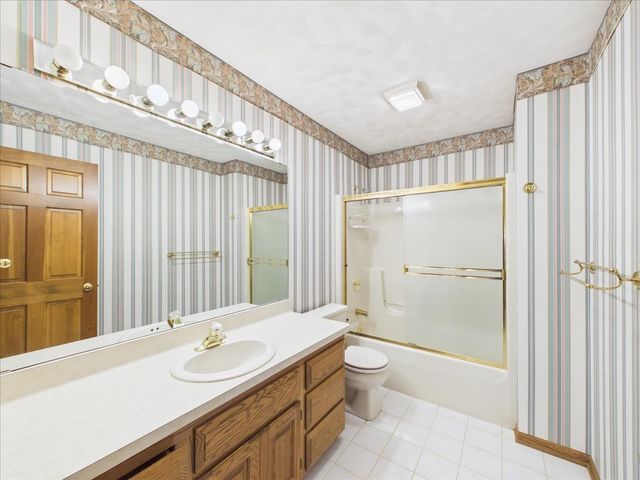 10373 Glen Abbey Close, Rockford, IL 61107