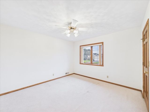 10373 Glen Abbey Close, Rockford, IL 61107