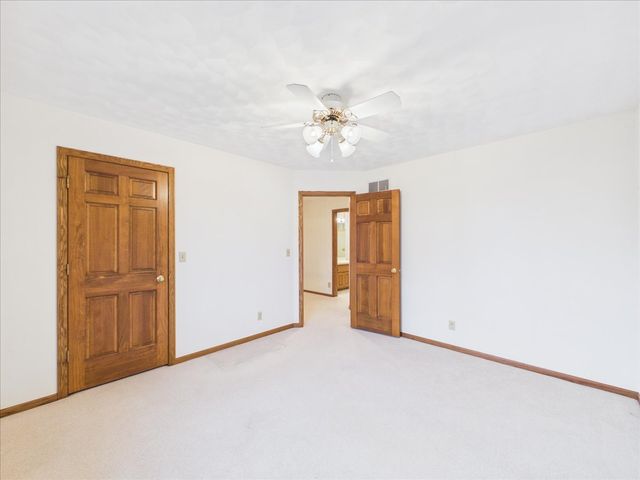 10373 Glen Abbey Close, Rockford, IL 61107