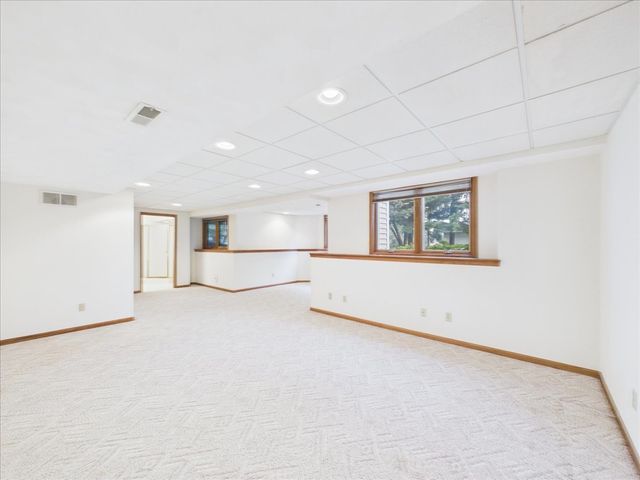 10373 Glen Abbey Close, Rockford, IL 61107