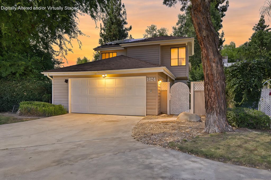 Image 1 of property listing at 1624 E Castleview Drive, Visalia, CA 93292