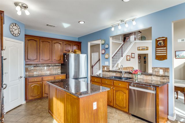 1011 Andromeda Way, Arlington, TX 76013