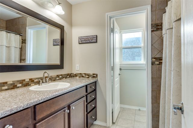 1011 Andromeda Way, Arlington, TX 76013