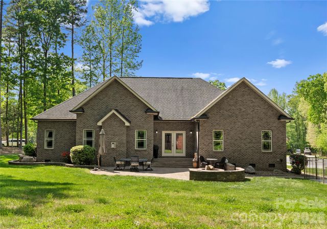 860 Arrow Point Lane, Davidson, NC 28036