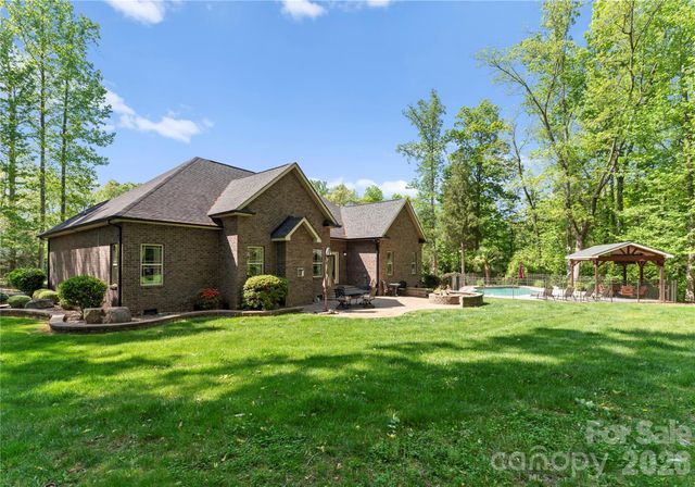 860 Arrow Point Lane, Davidson, NC 28036