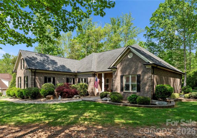 860 Arrow Point Lane, Davidson, NC 28036