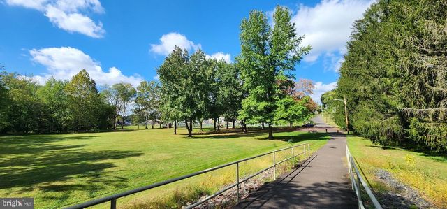 11B FAIRVIEW AVE, Perkasie, PA 18944